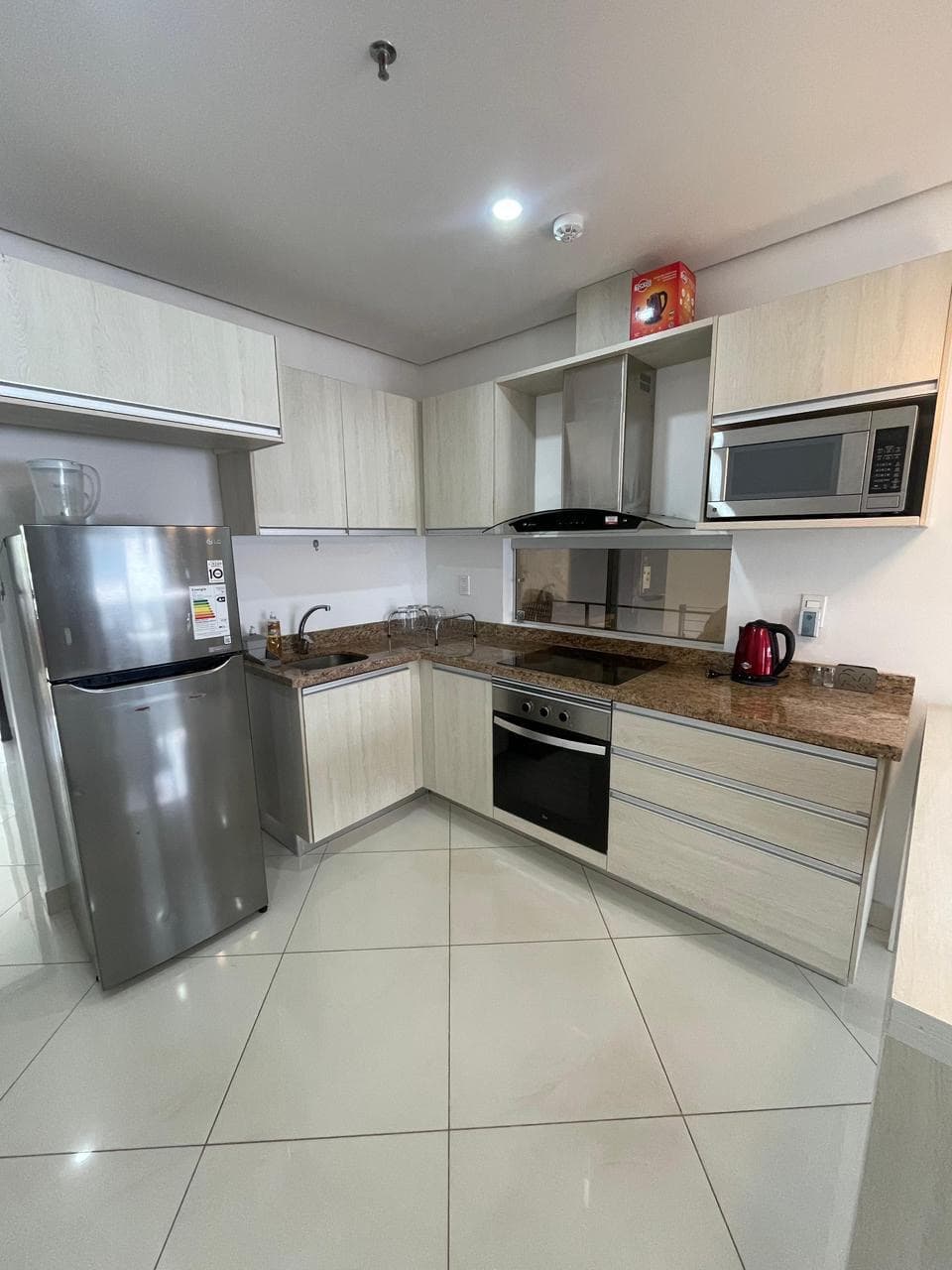 Villamorra, en alquiler, departamento amoblado de 2 dormitorios, con cochera, foto 5