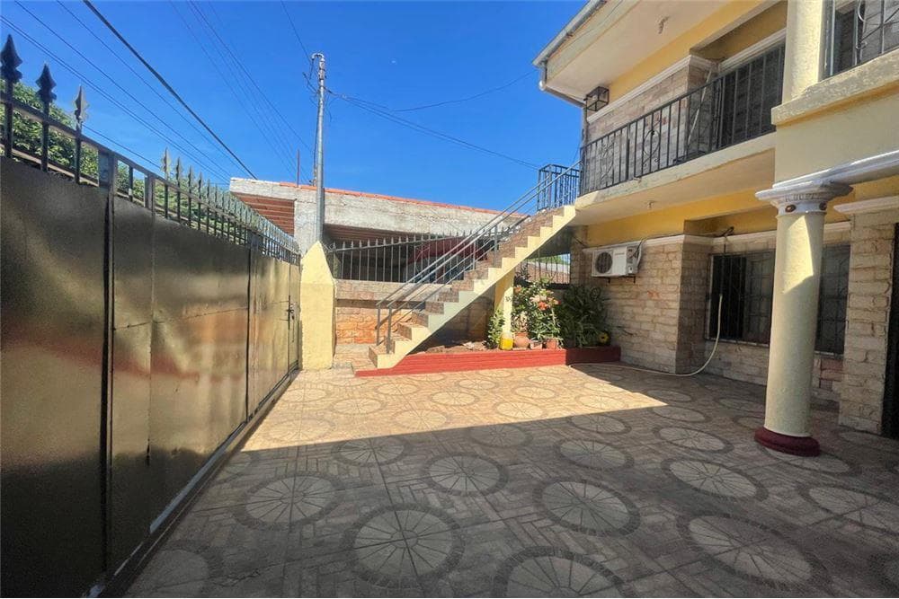 amplia casa con Déposito en San Lorenzo, foto 5