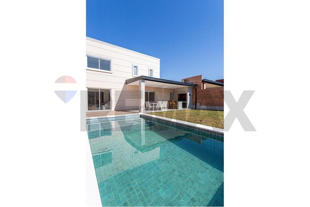 Casa de 3 Dormitorios en Luque con Piscina - Espacio de Casa al Precio de Dúplex, foto 5