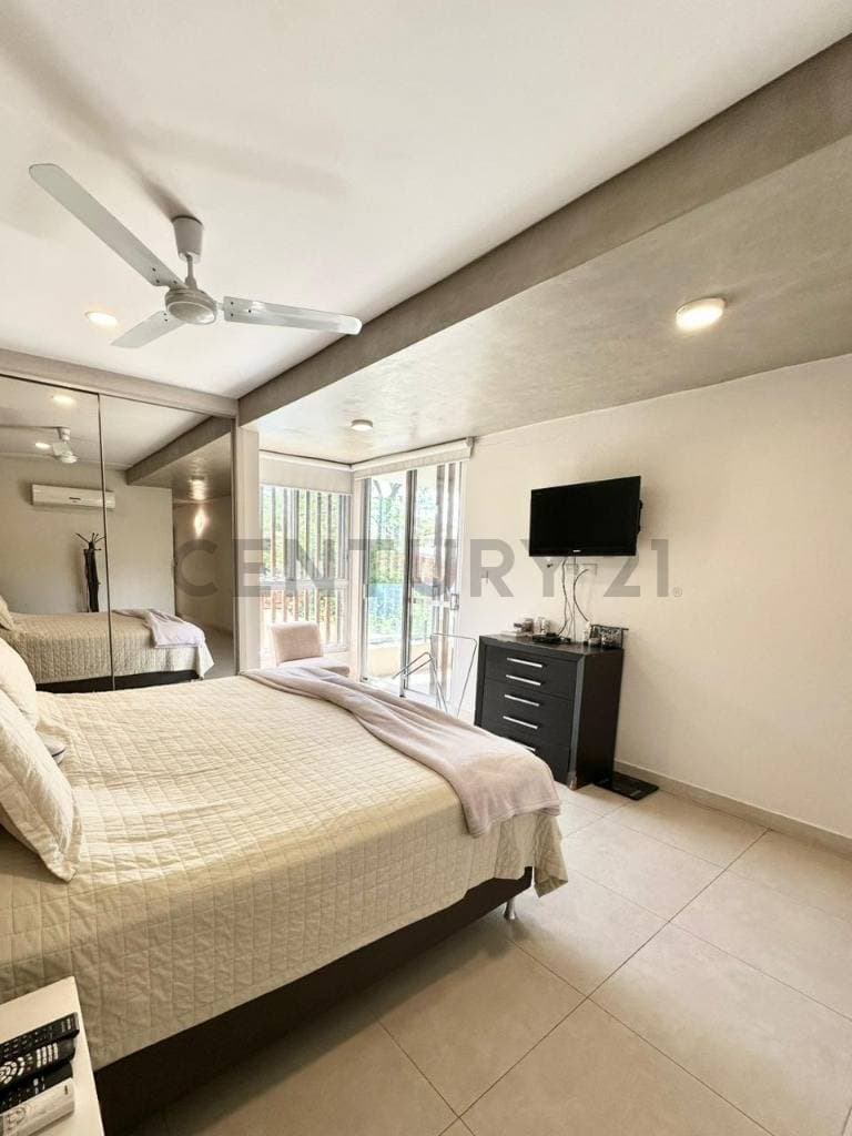 En venta Casa con amplitud y confort - Asunción, foto 5