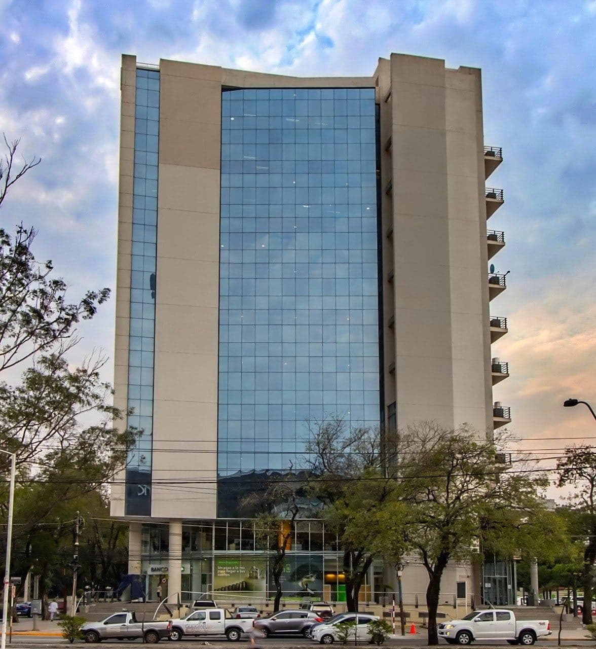 Oficina amoblada zona shopping del sol y paseo la galeria — foto 4
