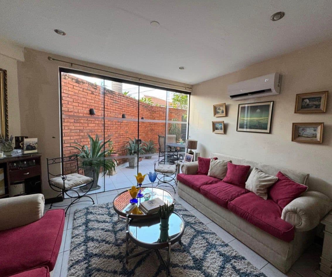 En venta duplex en esquina en el barrio ycua sati de Asunción, foto 5
