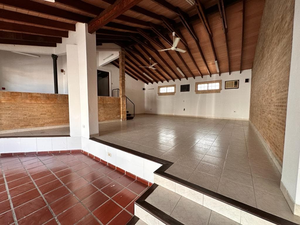 HERMOSA y amplia casa en Bo. Recoleta, foto 1