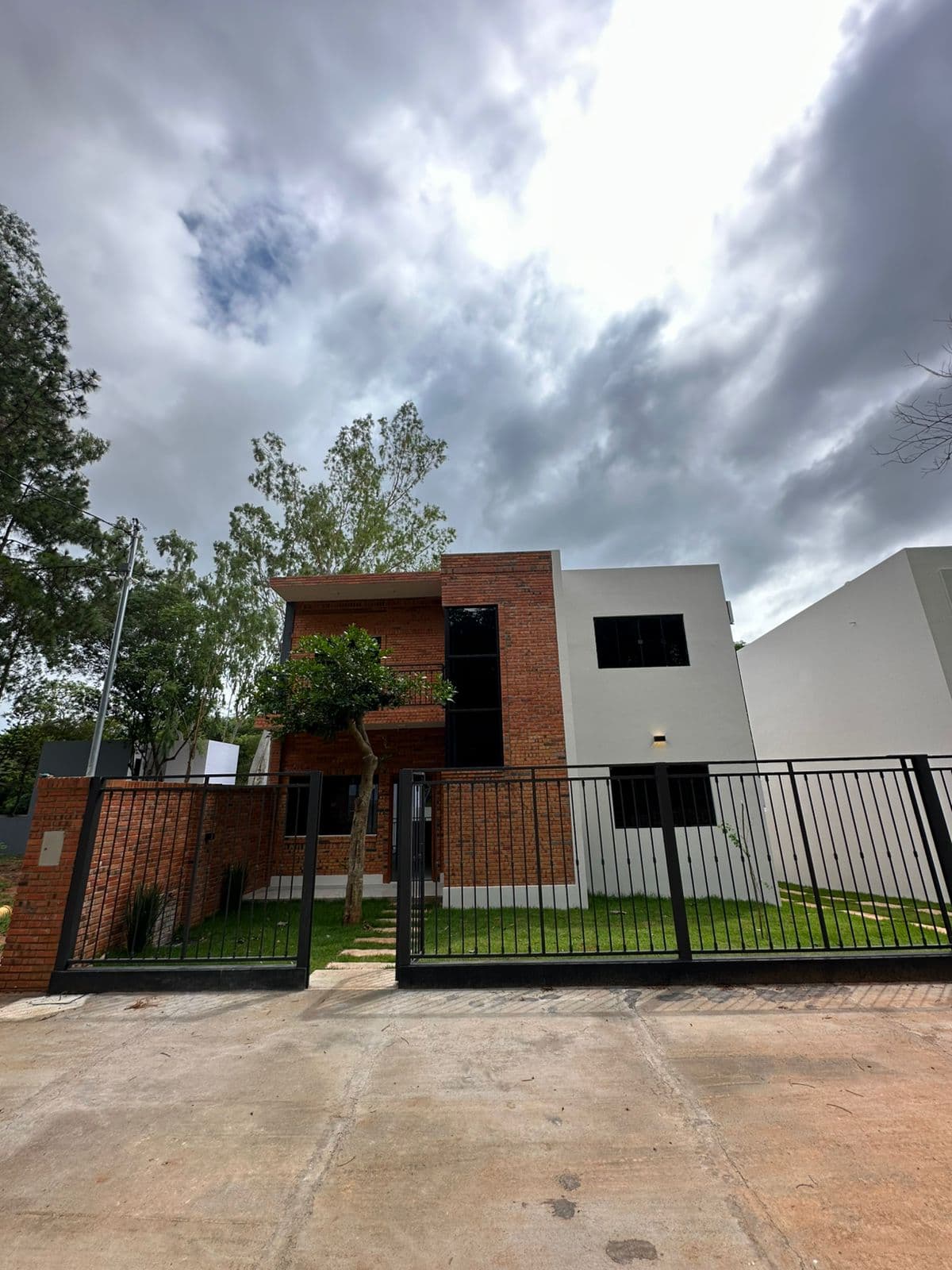 Casa Con 3 Dormitorios - Barrio Paraíso — foto 2
