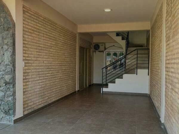 Amplia vivienda en Luque - zona los jardines — foto 3