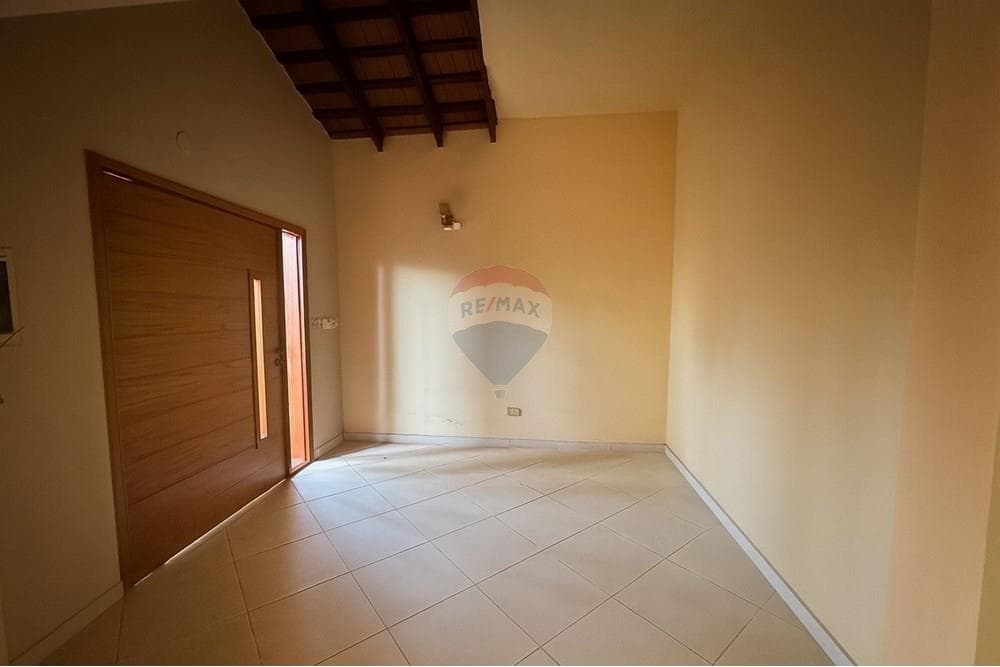 Amplia residencial en el barrio mcal estigarribia, foto 4