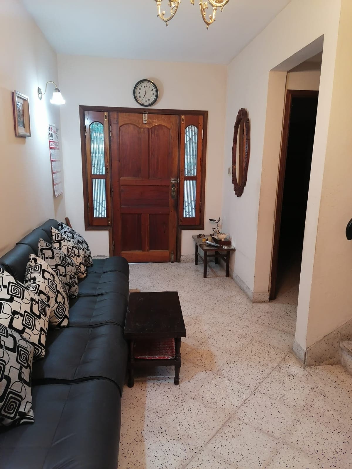 Casa De 2 Plantas En Petirossi Excelente Ubicación — foto 2