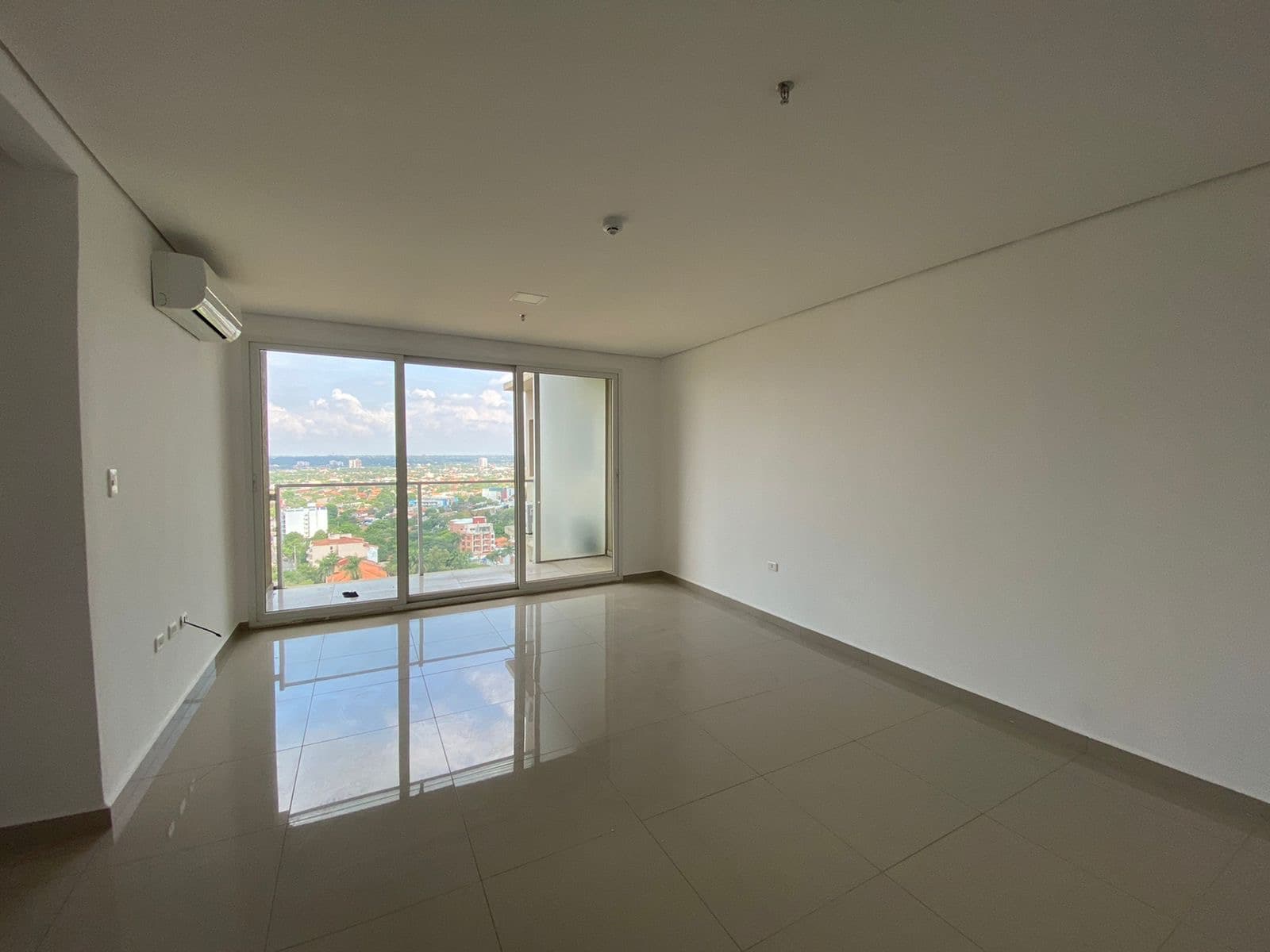 Santísima Trinidad, en alquiler, amplio depto de 1 dormitorio — foto 1