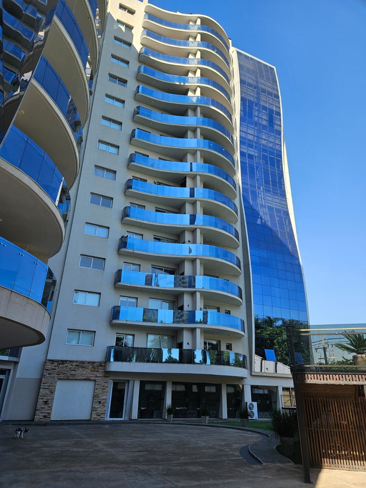 Depto amoblado en el edificio wave tower, asuncion, barrio mburucuya — foto 1