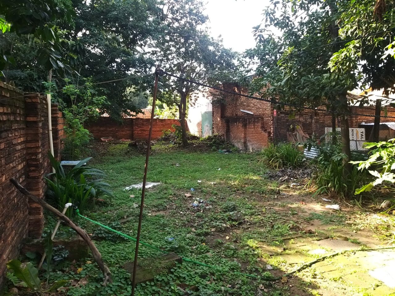 Terreno en venta con casa a demoler en Luque!!!, foto 3