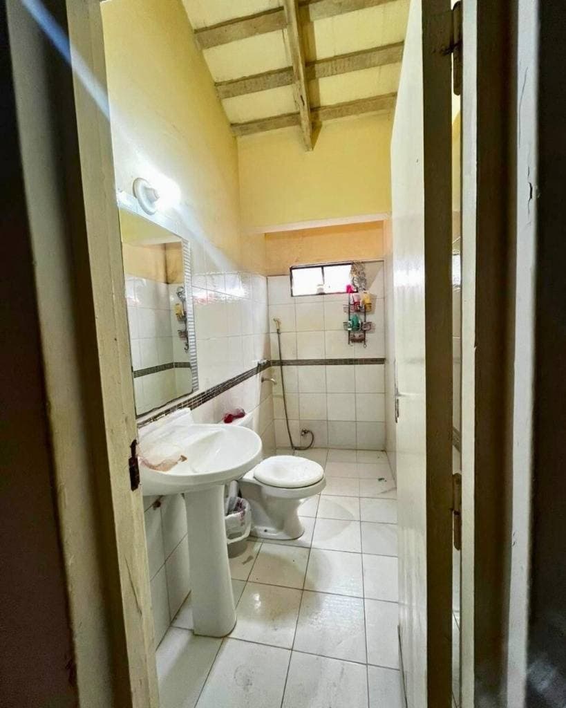 En venta Casa con 2 locales comerciales Barrio Mburucuyá, foto 5