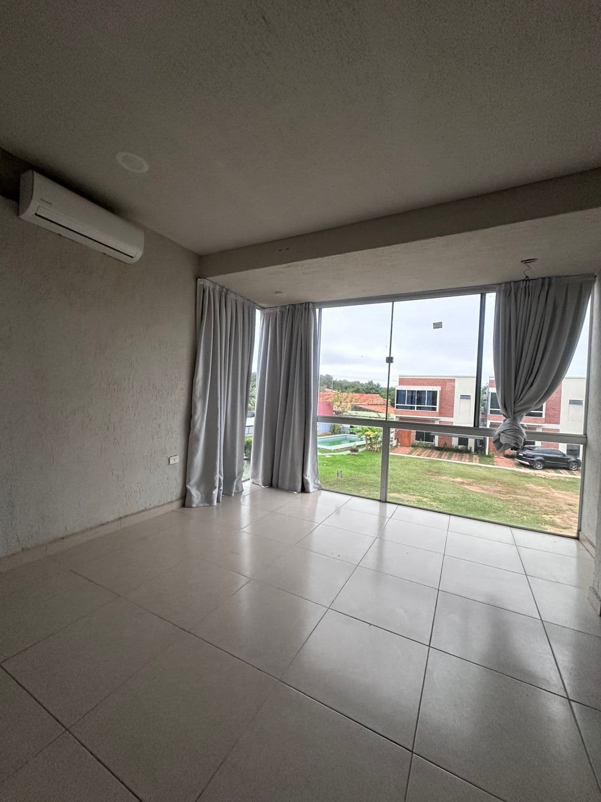 De dúplex en zona bourbon – condominio agus III — foto 5