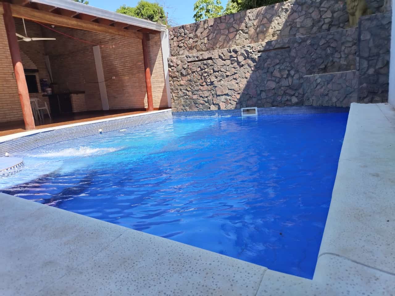 Vendo-casa-con Pileta-en J A Saldívar, foto 3