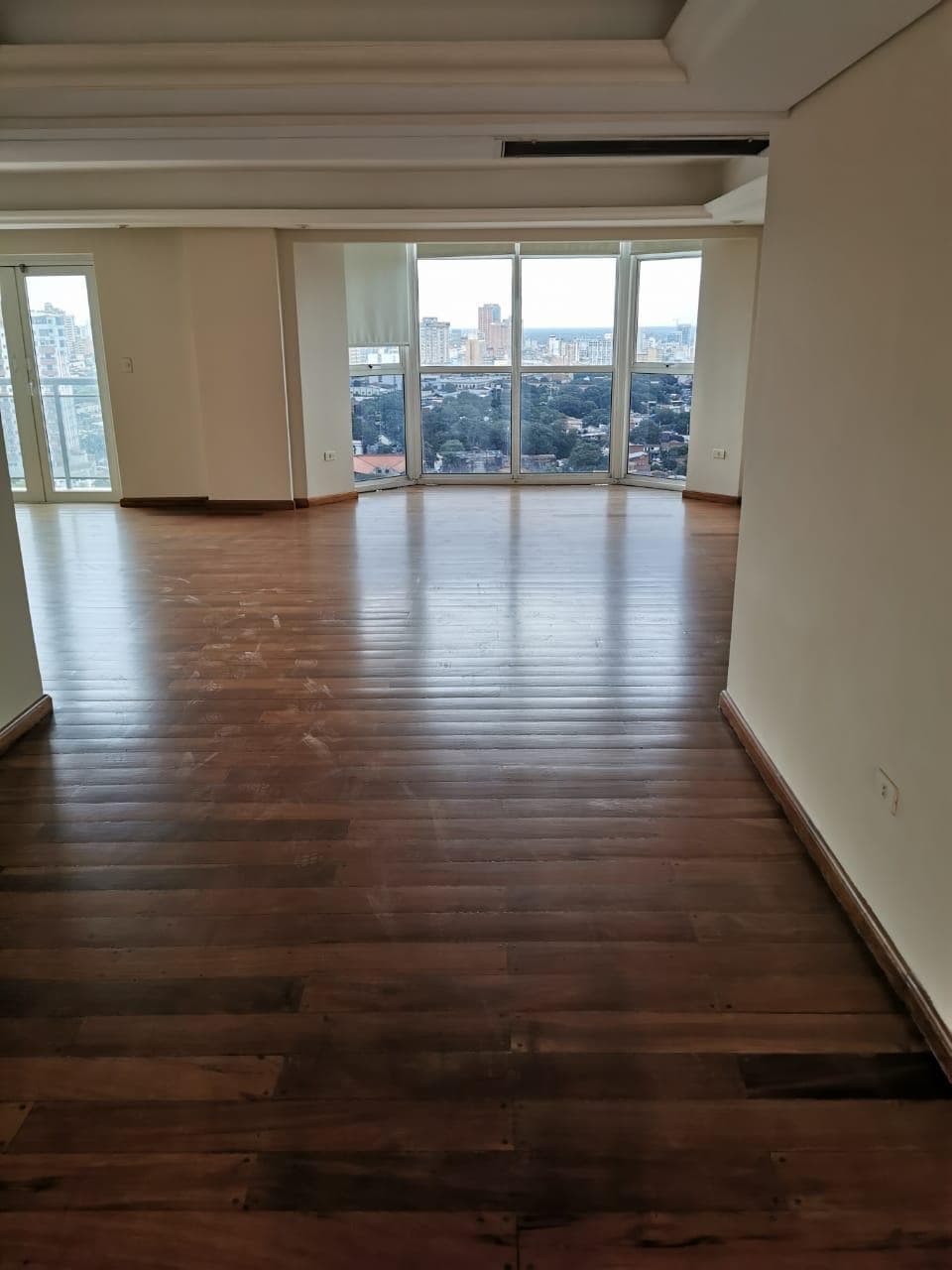 Amplio Departamento De 3 Dorm Con área De Servicio - Edificio Karimi — foto 3