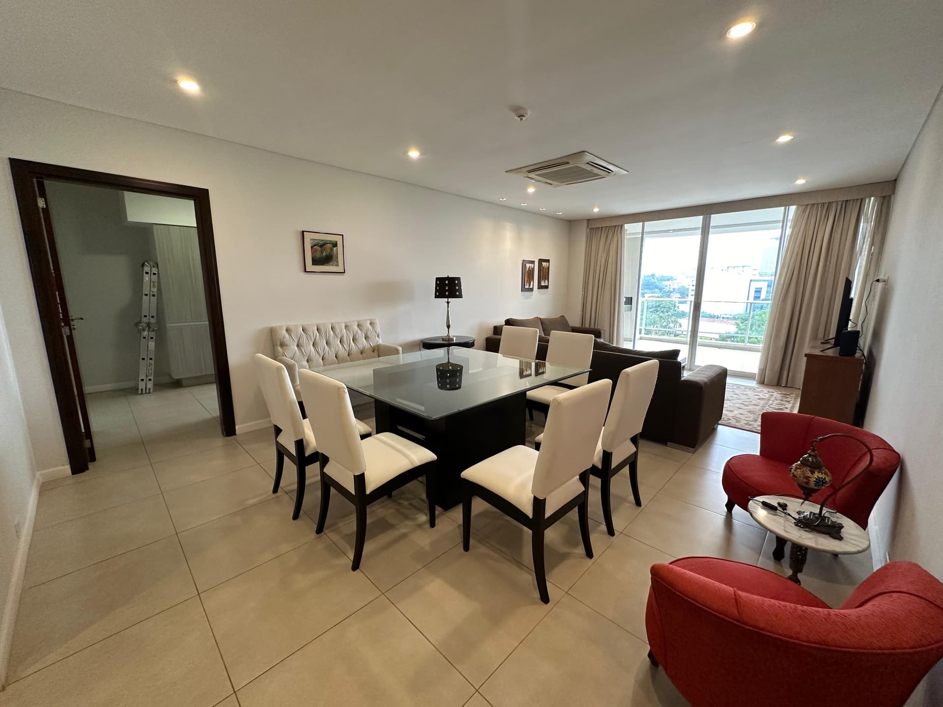 Amoblado: 3 dorm en suite+3 cocheras z/ casa rica españa