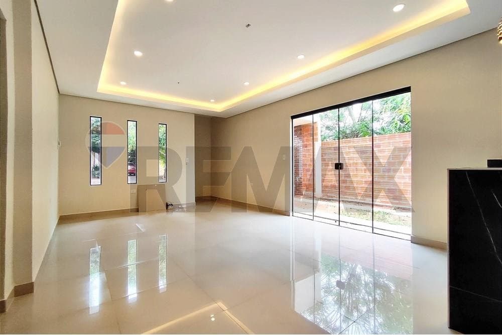 Dúplex a re-estrenar en Maramburé Luque, foto 4