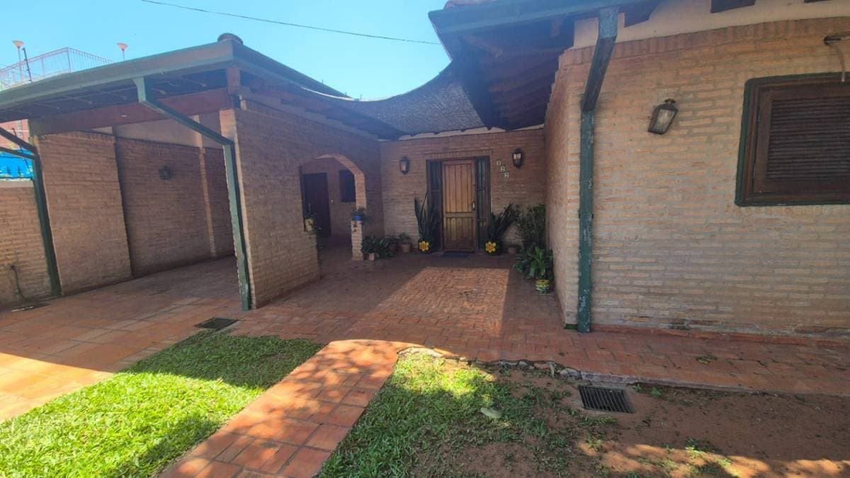 En venta – casa en Villa Elisa, foto 3