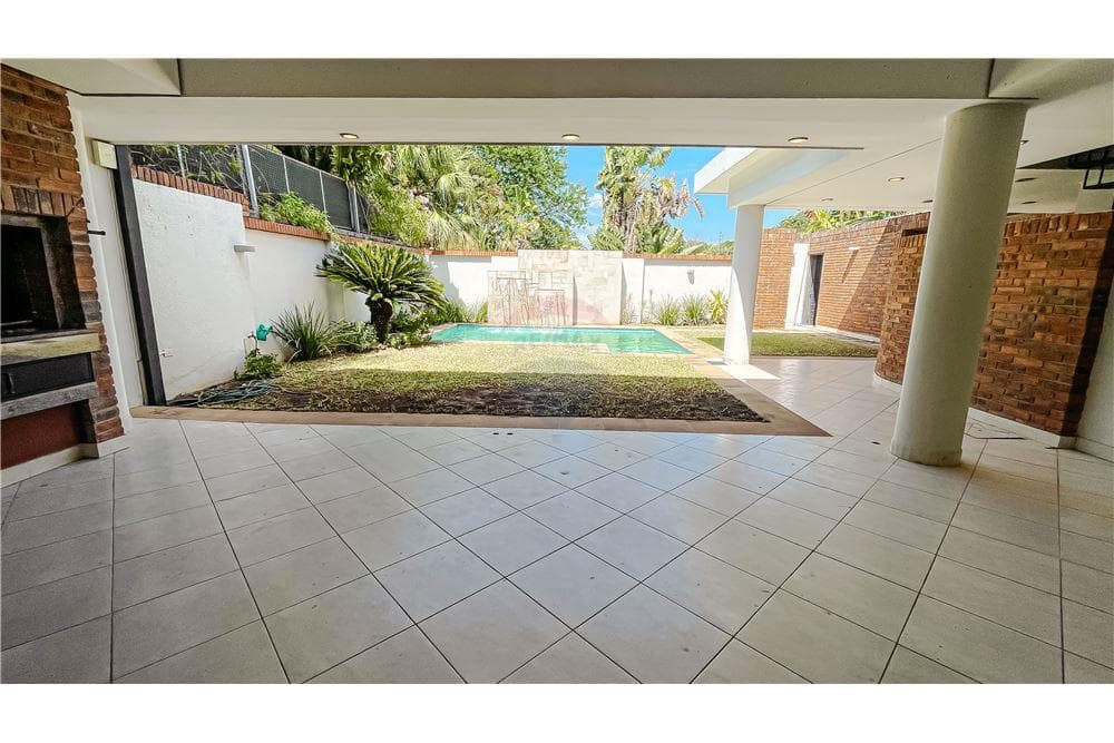 amplia residencia en Bo. Villa Morra, foto 4