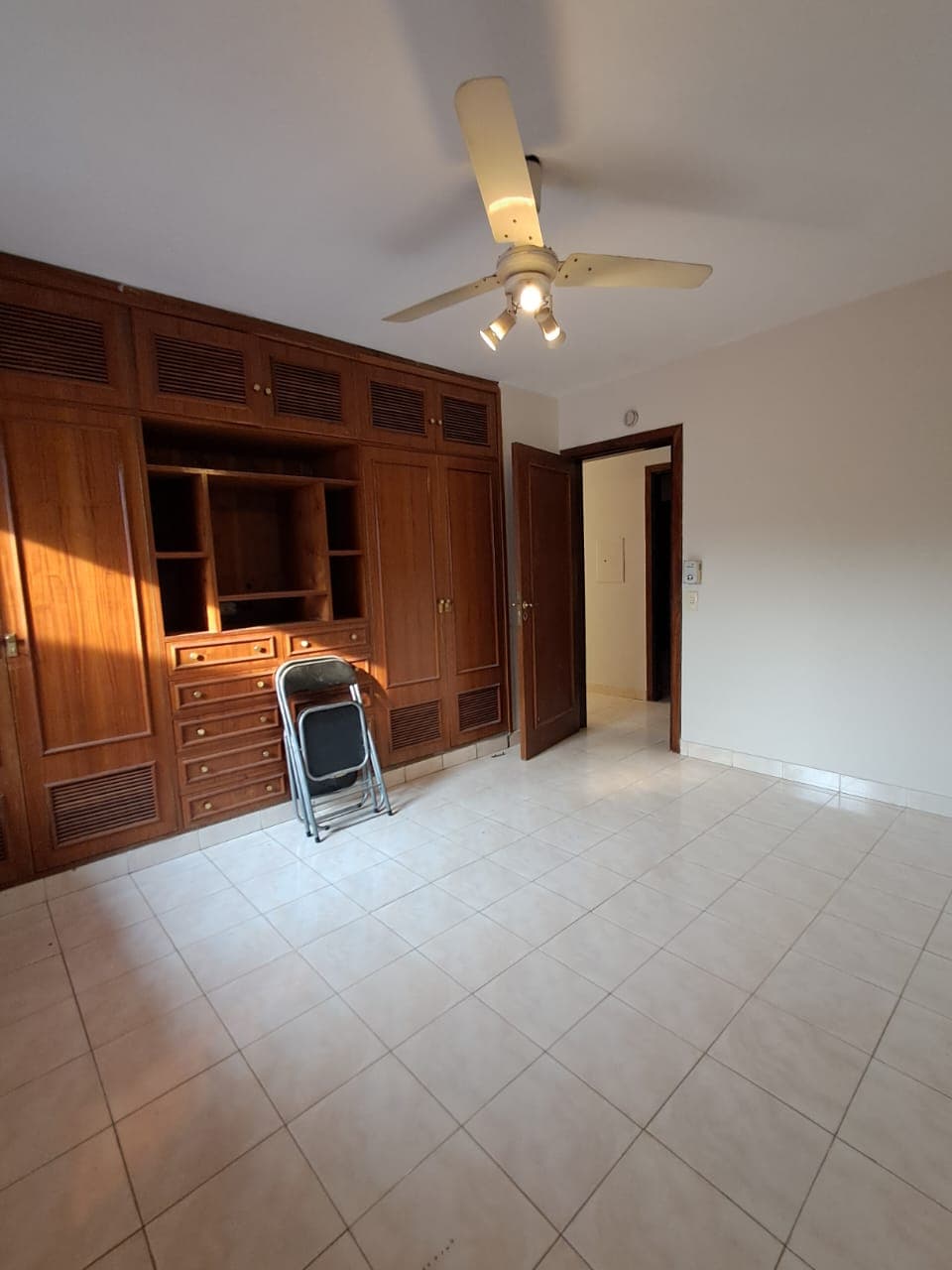 Dúplex en esquina con quincho – zona casa rica los laureles, foto 3