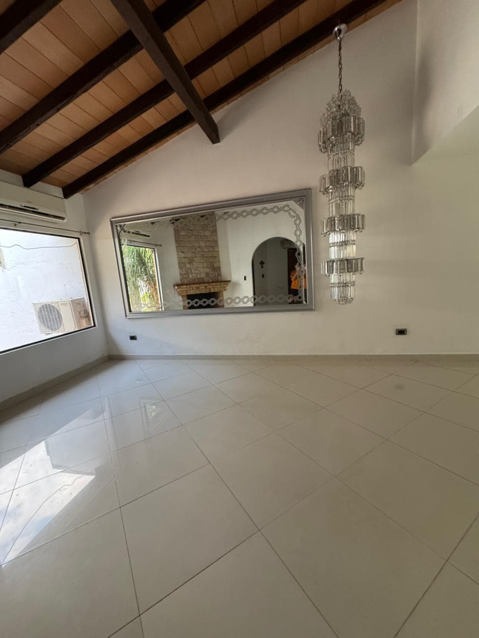 Lujosa residencia en Fernando de la Mora z norte, foto 3