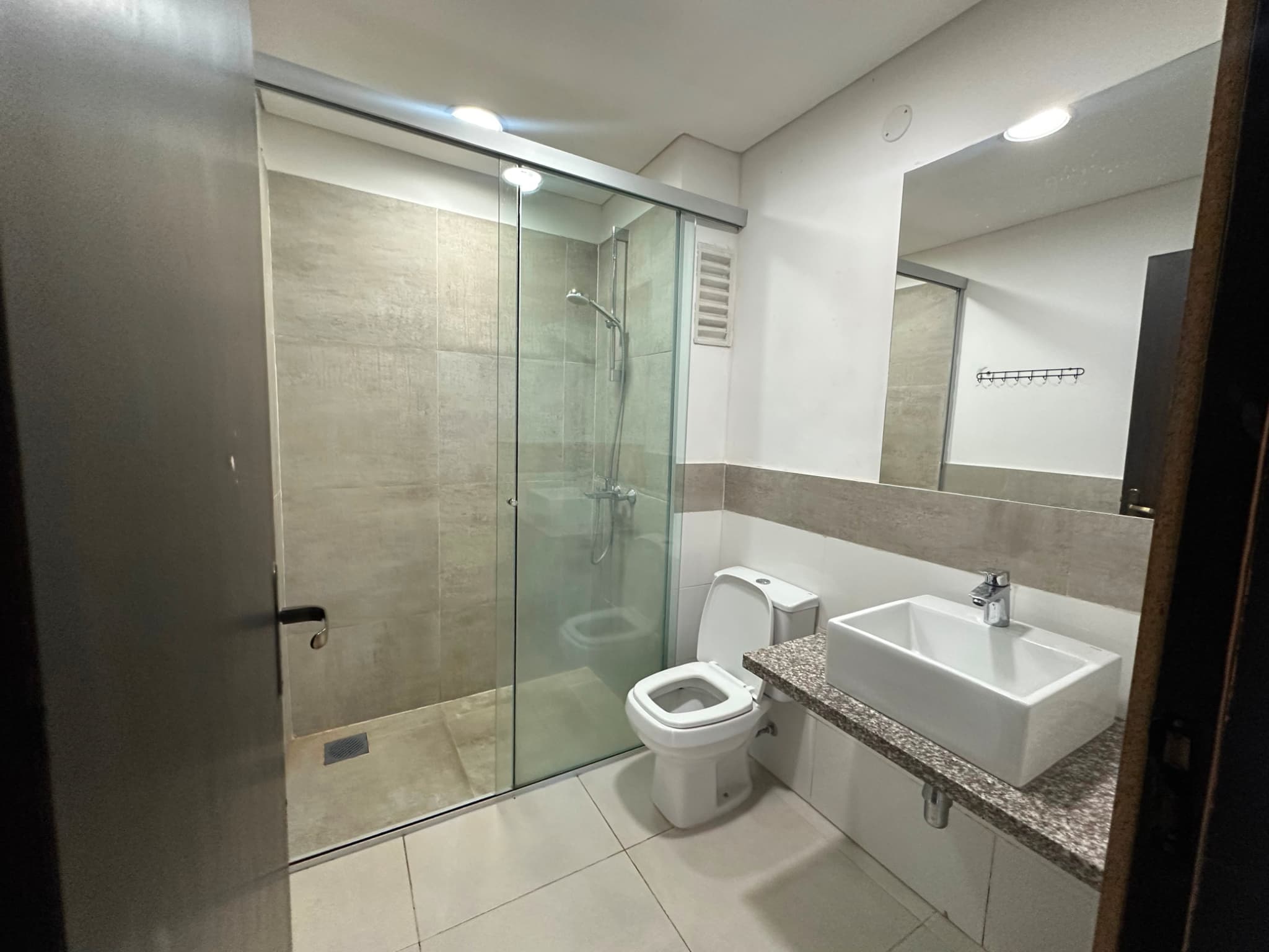 departamento De 3 Dormitorios, En Fernando de la Mora Zona Norte, foto 3