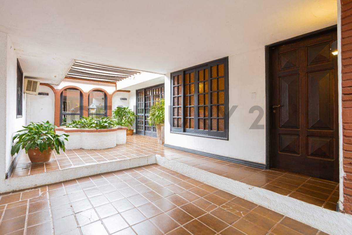 casa en esquina en barrio Mcal Estigarribia, foto 4