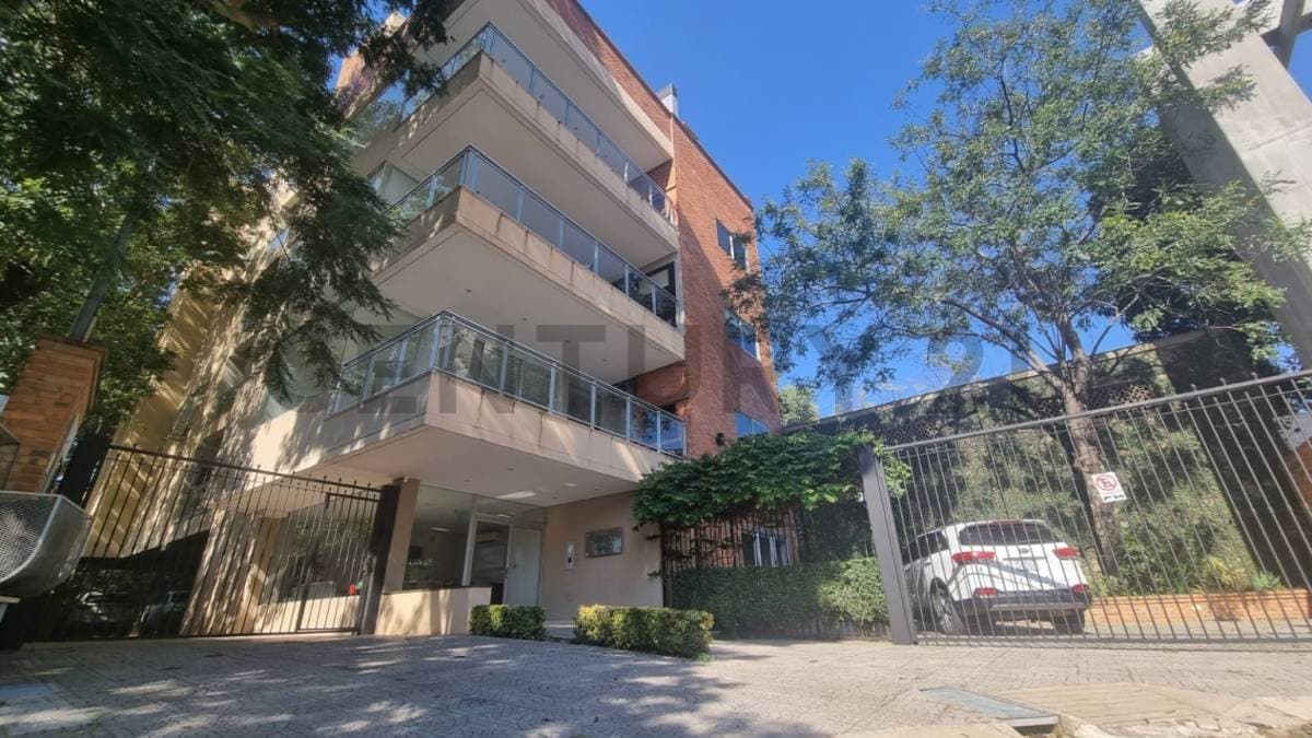 BARRIO MBURICAO Departamento Extra Grande en Venta