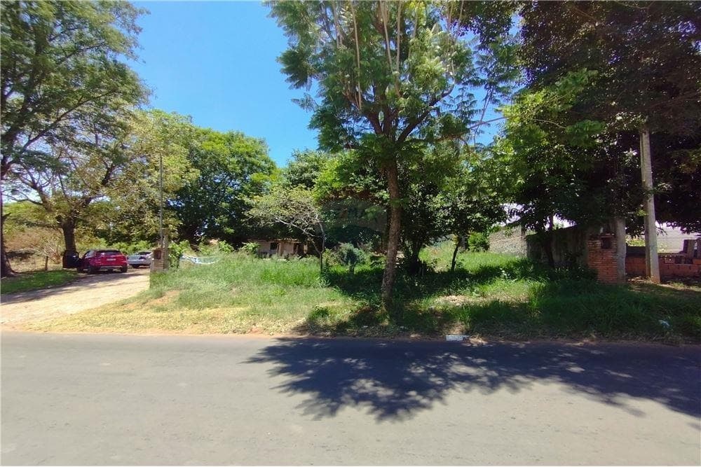 Vendo Terreno en San Lorenzo sobre la AV. Victorio Curiel