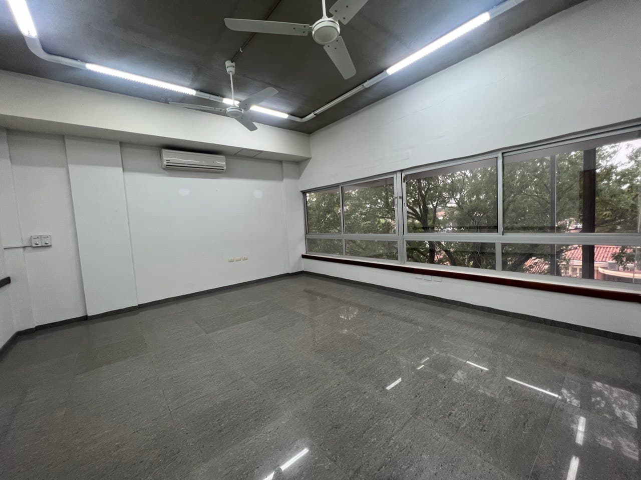 De aulas / oficinas - edificio corporativo — foto 2