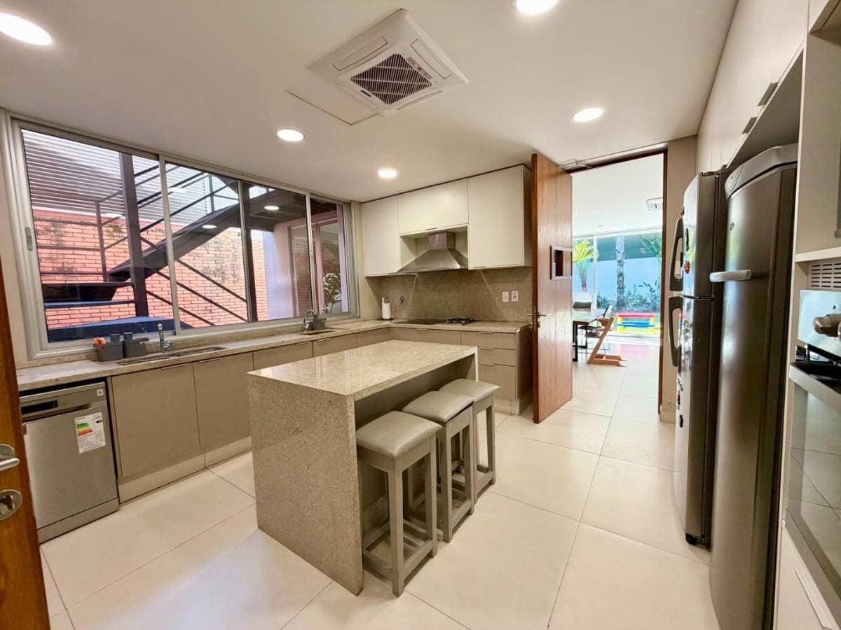 De residencia en barrio mburicao, foto 4