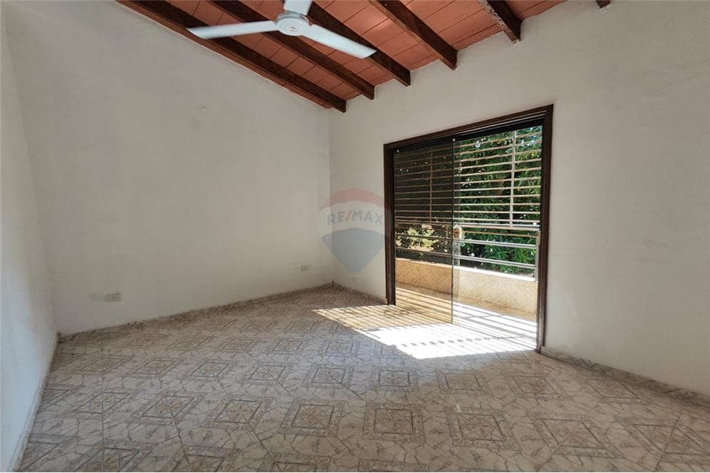 Casa de dos plantas sobre 21 proyectadas — foto 2