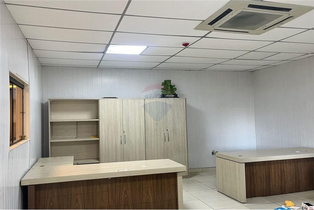 Tinglado con oficinas a pasos de transchaco en loma pyta, foto 5