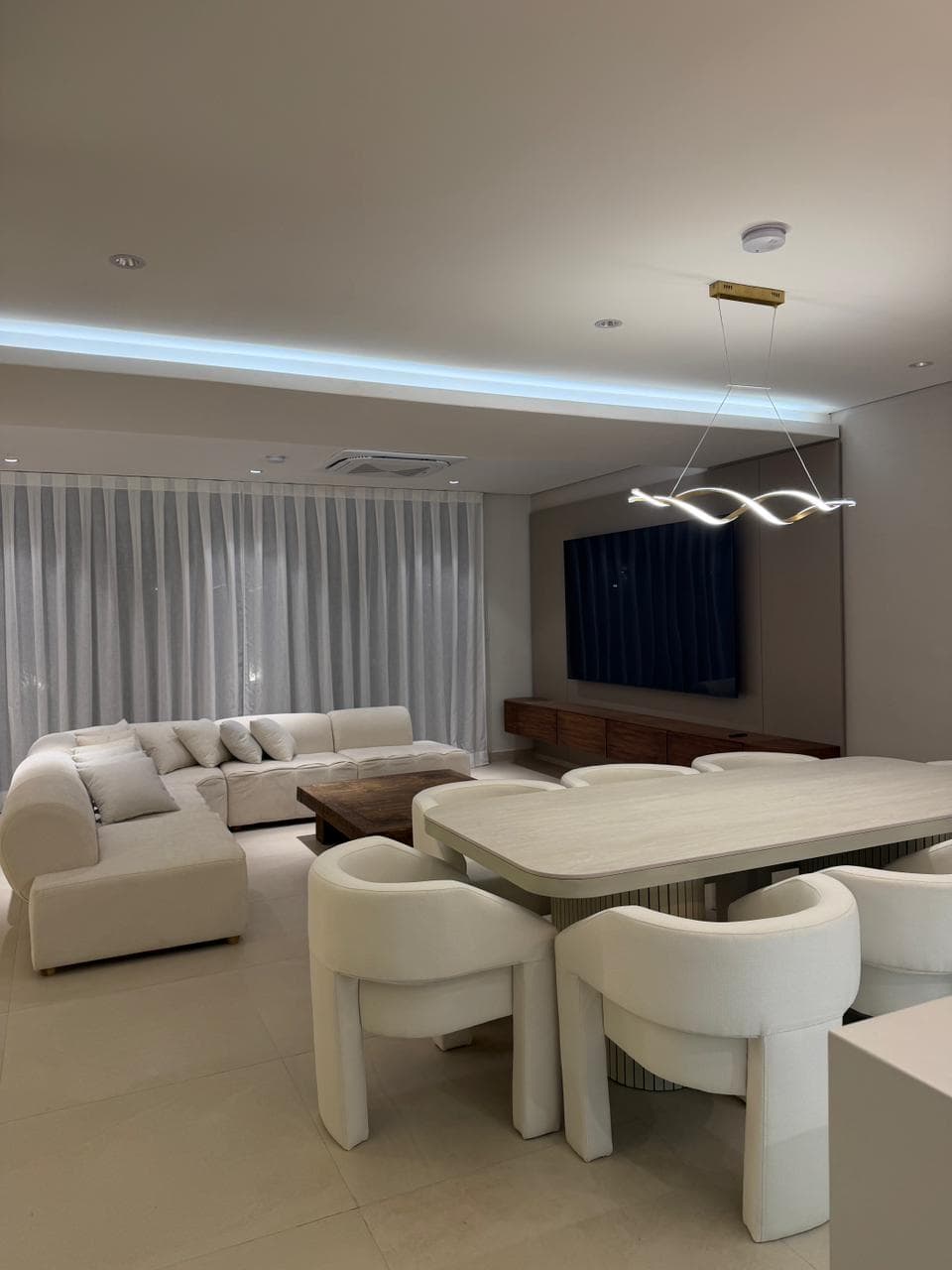 Dúplex En Alquiler, Amoblado De 3 Suite, A Estrenar, Zona Barrio Ycua Sati — foto 2