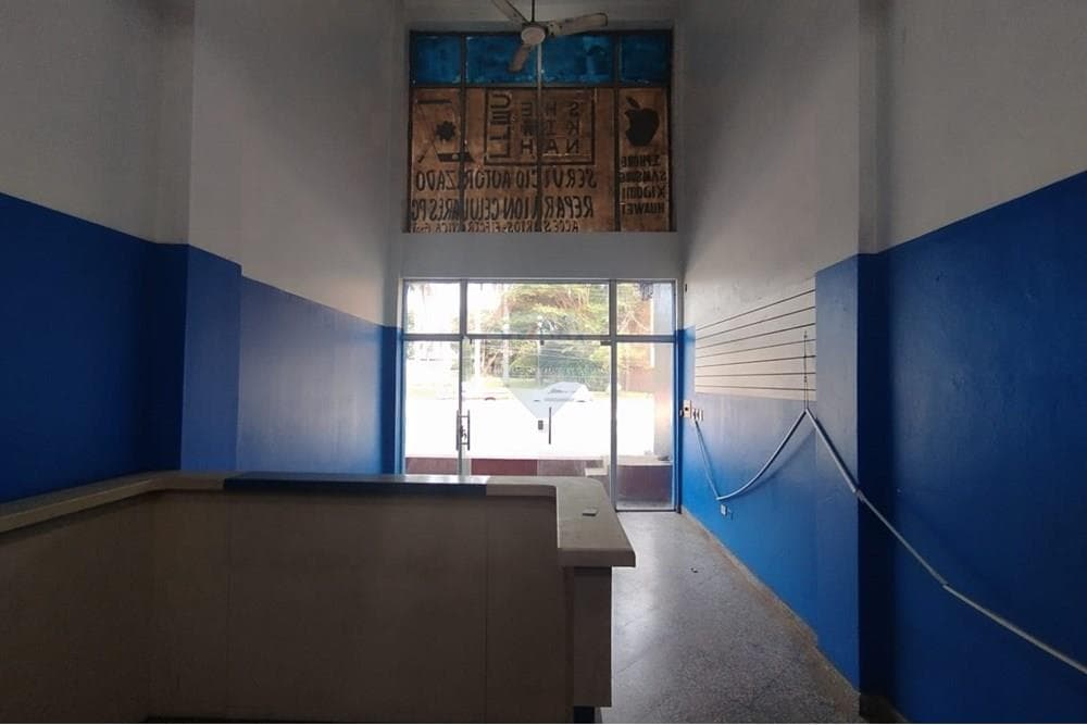 salón comercial sobre Av. Ebio Ayala, foto 3