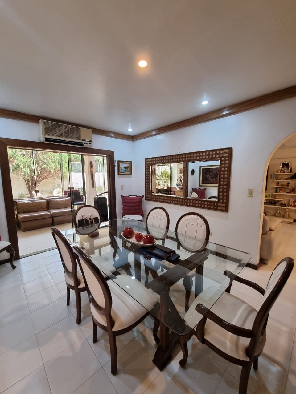 Alquilo/ vendo hermosa residencia amoblada en bo. Los laureles
