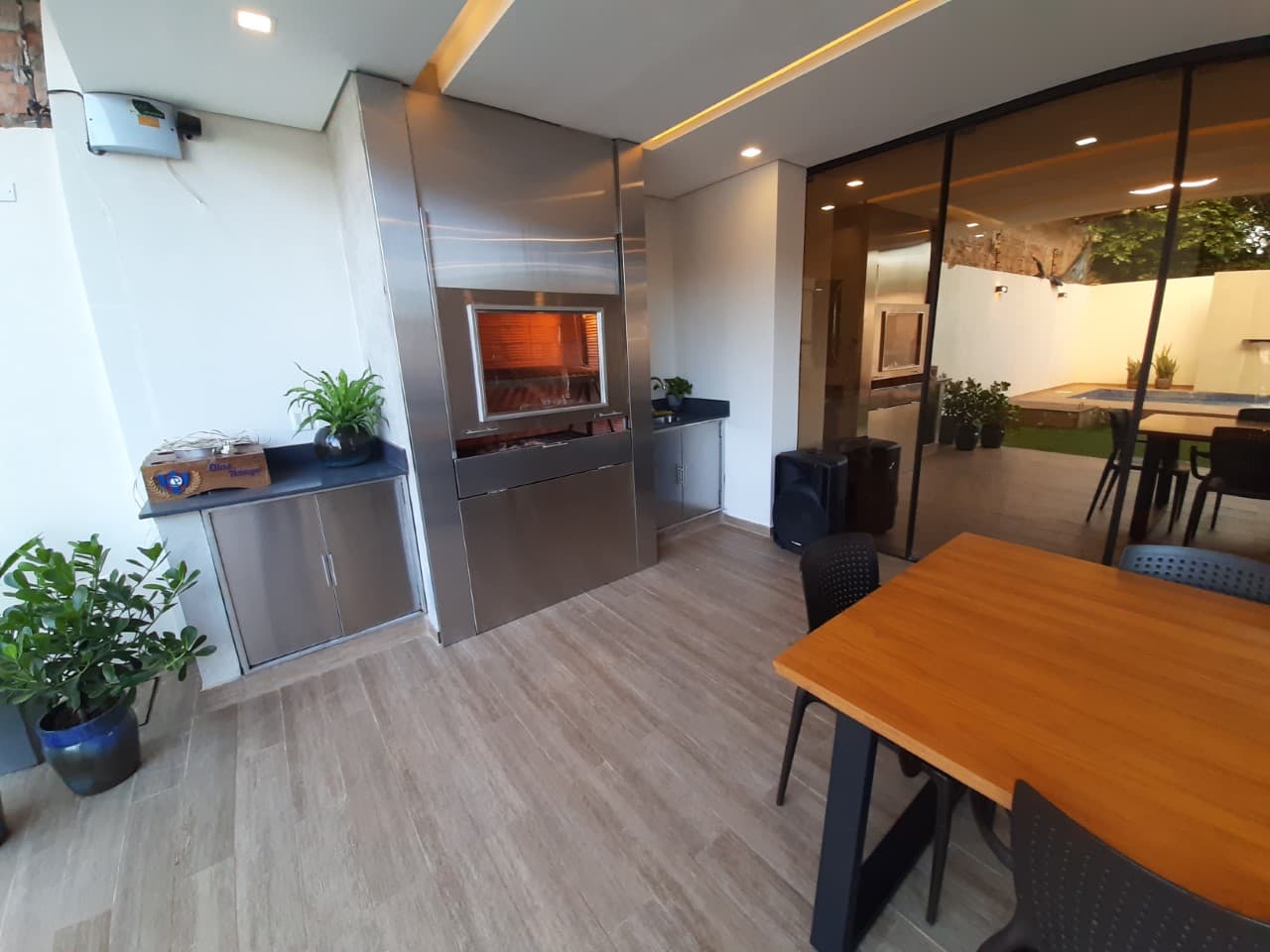 Hermosa Casa Minimalista Con 4 Dormitorios zona Conmebol, barrio America, foto 3