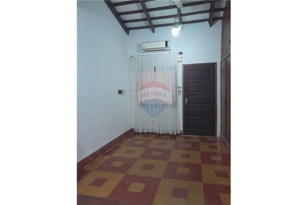Local Comercial - Alquiler - Encarnación, Paraguay, foto 3
