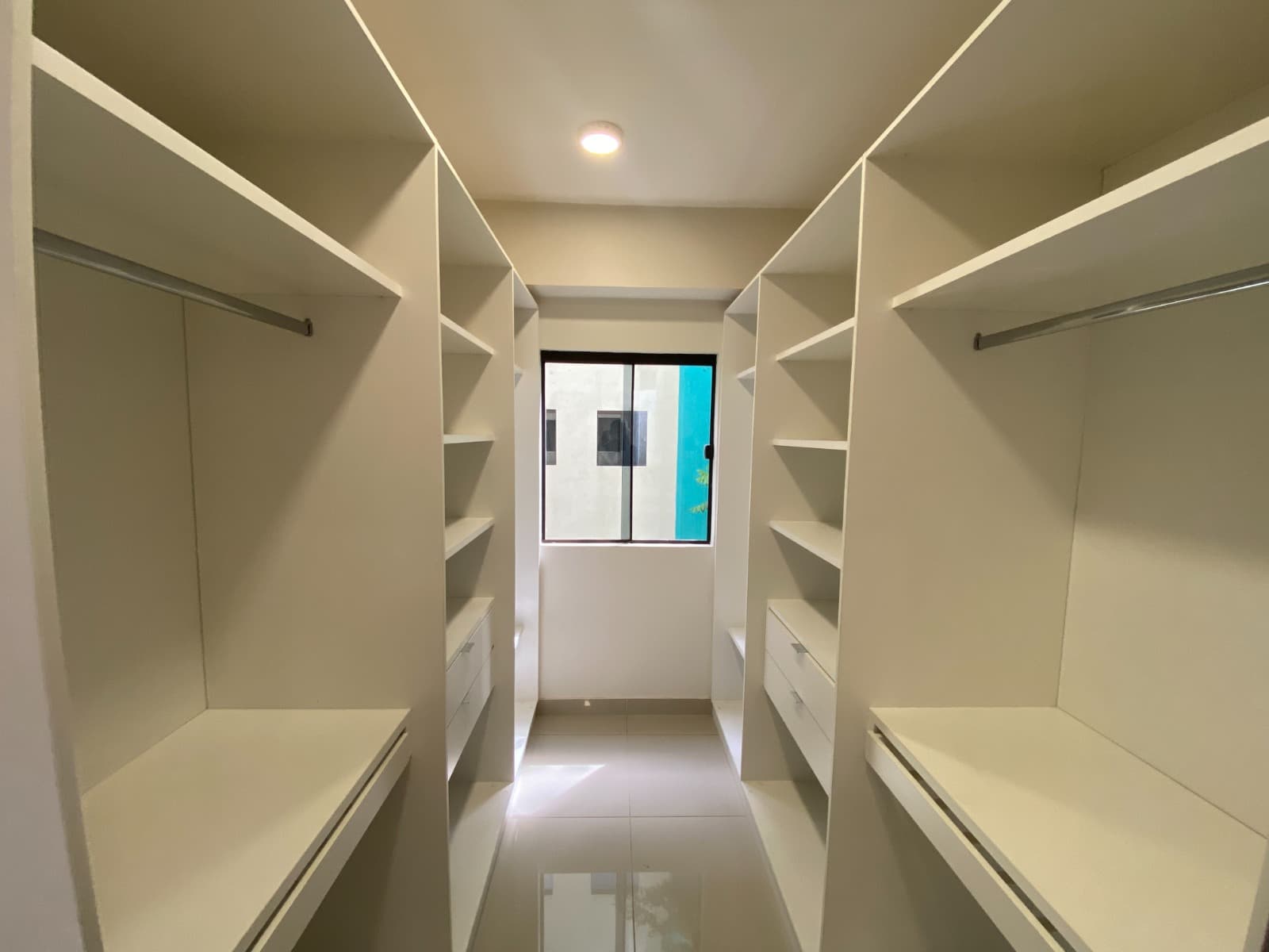 En Venta Departamento De 3 Habitaciones En San Vicente, foto 3