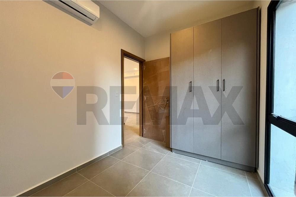 Departamento de 2 Dormitorios con Cochera a 900 mts del Paseo La Galería, foto 4