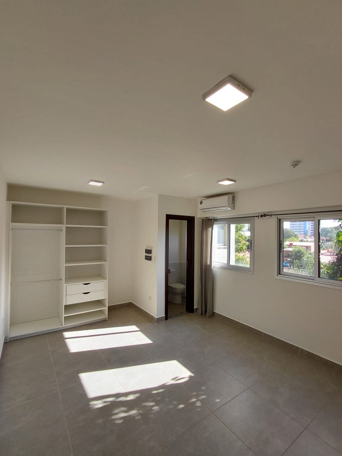 En venta departamento monoambiente en la zona UMAX - MRA, foto 2
