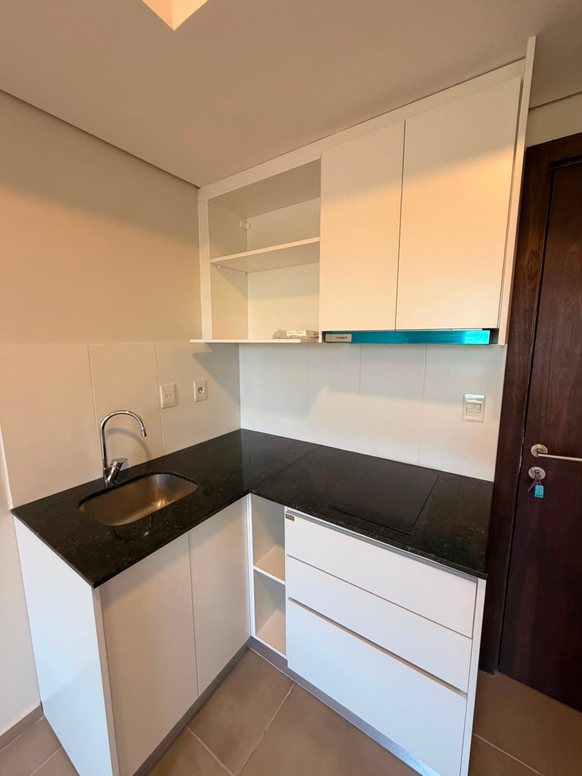 Moderno departamento en alquiler en Luque, foto 3