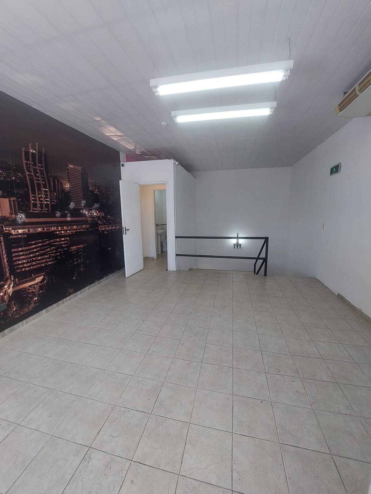 Salon comercial, foto 4