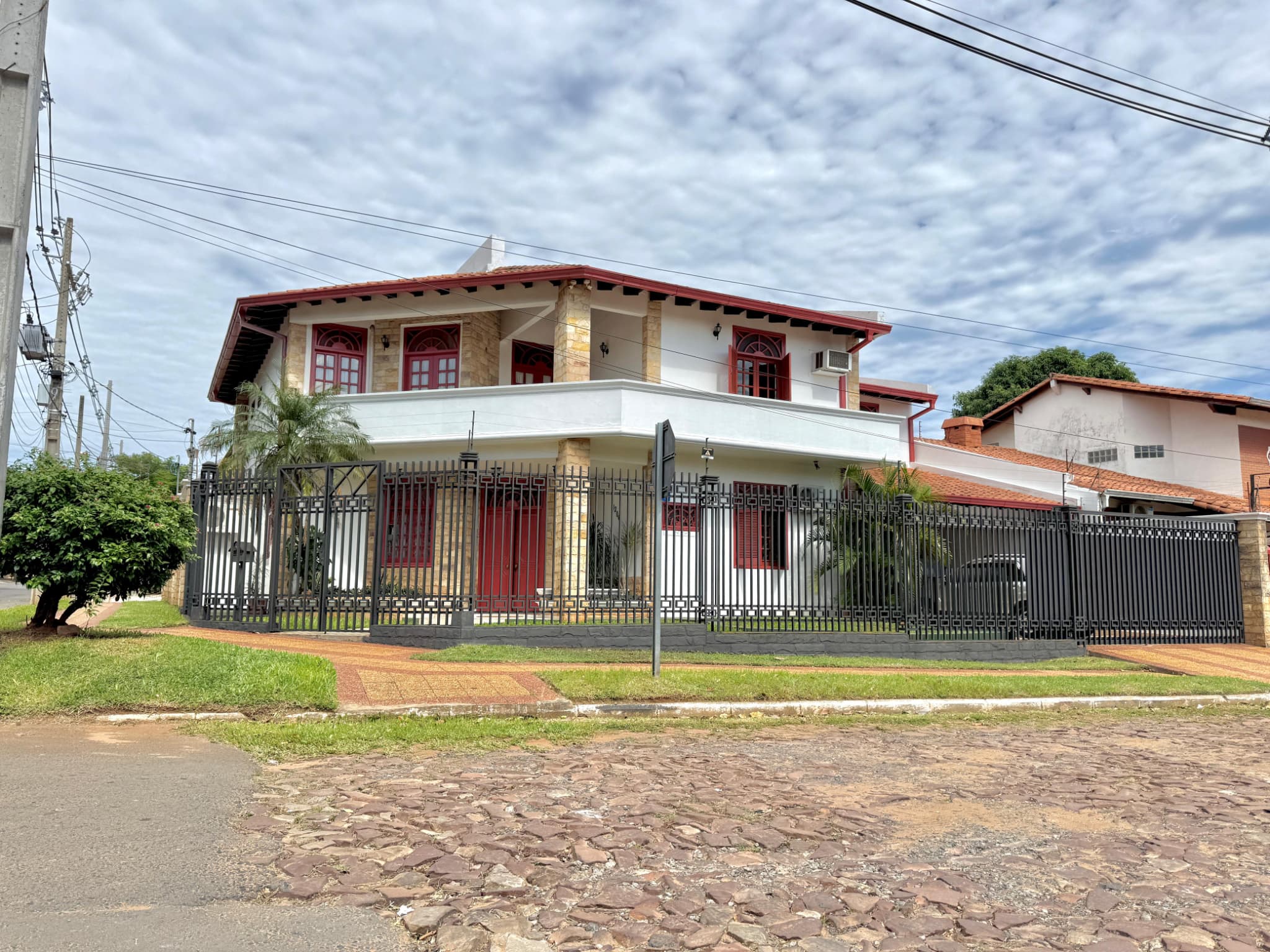 Vendo Casa De 5 Dormitorios en Fernando Sur