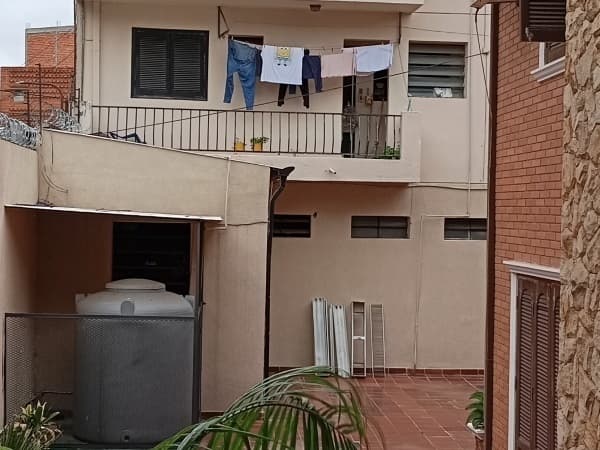 Vendo hermosa casa con departamentos y salones comerciales