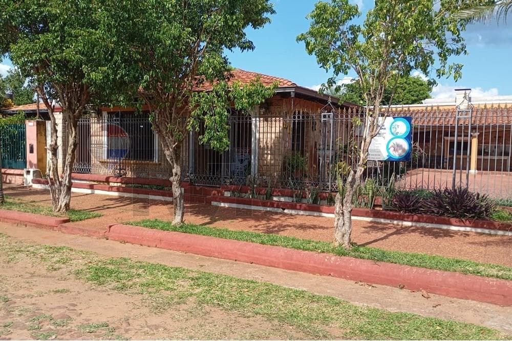 una hermosa y amplia casa en Laurelty Luque, foto 1