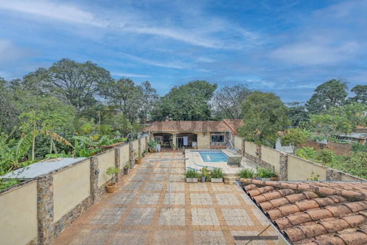 Casa en venta en Lambaré – Bo. Kennedy | Ubicación privilegiada, foto 2