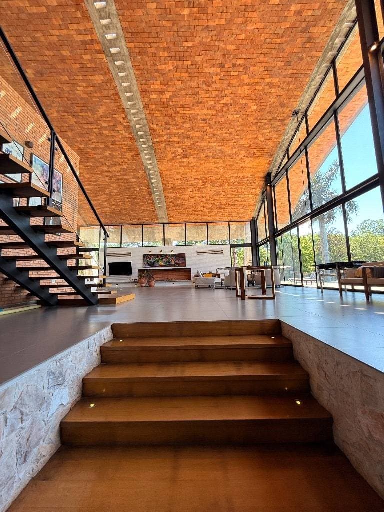 Lujosa y exclusiva casa en venta en barrio cerrado surubi'i, foto 1