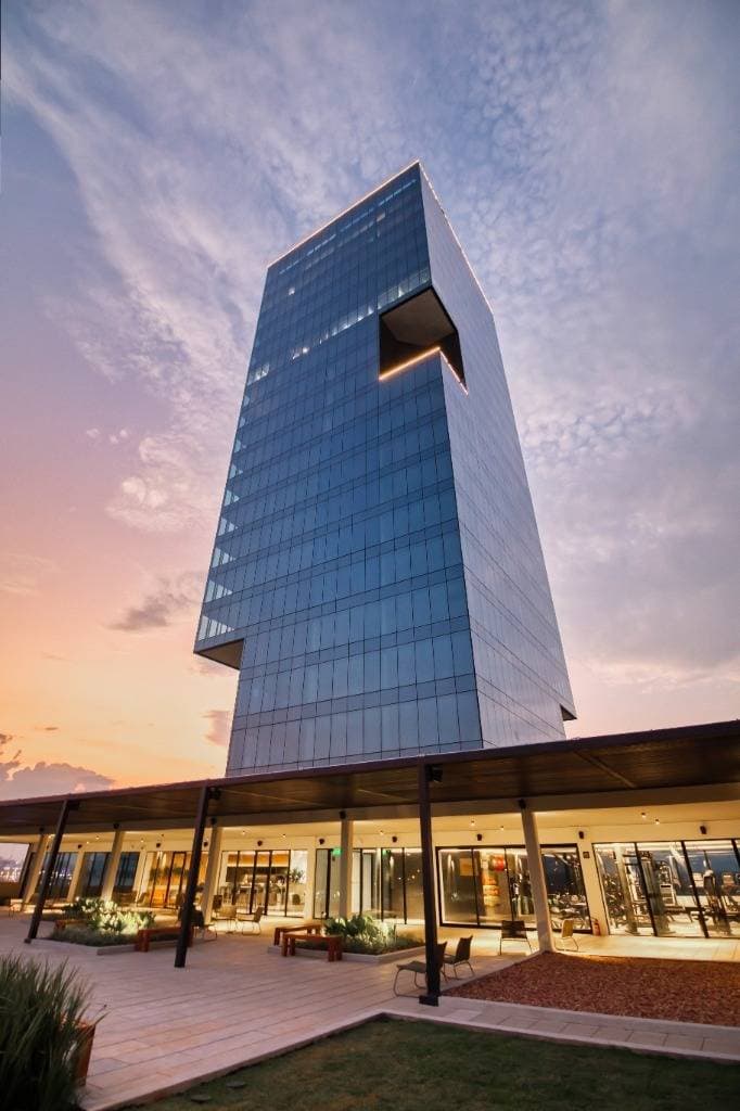 Alquilo oficina corporativa en go tower business center