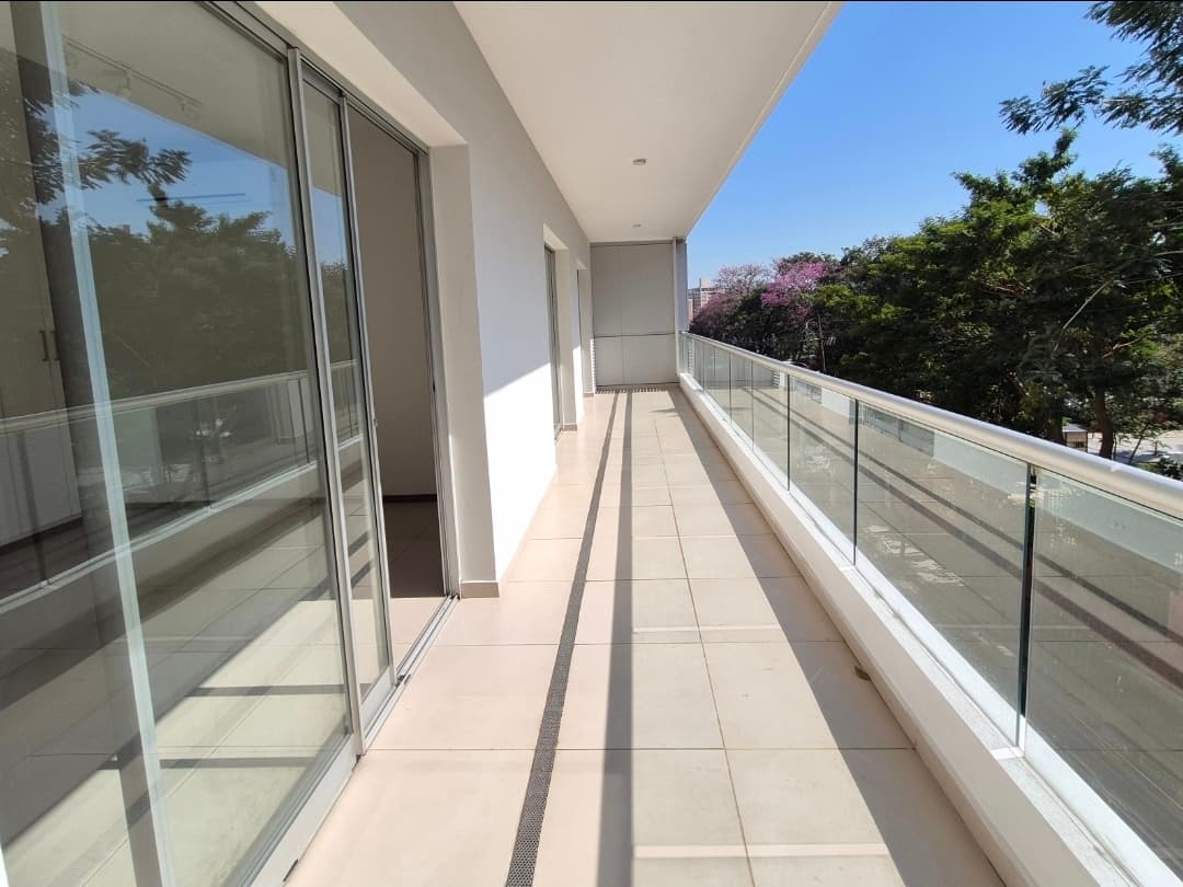 Hermoso Y Amplio Departamento Con 2 Dormitorios En Las Mercedes, Zona Inter — foto 3