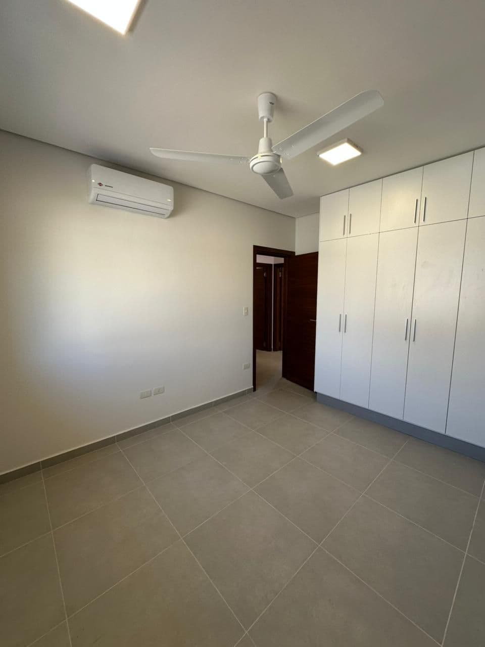 Alquiler: Dúplex moderno con quincho y patio – a minutos del eje corporativo, foto 5